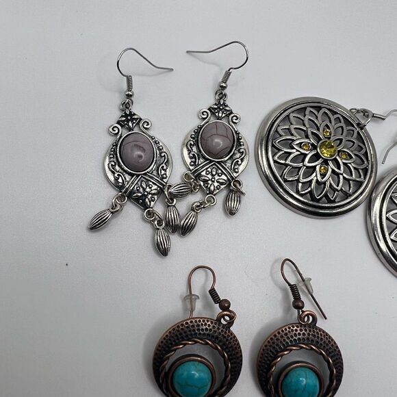 Set of 4 EUC Like New Paparazzi Statement Costume Earrings - Fashion Earrings - Picture 5 of 14